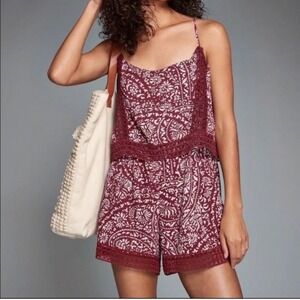 Abercrombie & Fitch Red Floral Crochet Trim Romper Jumpsuit Size Large‎